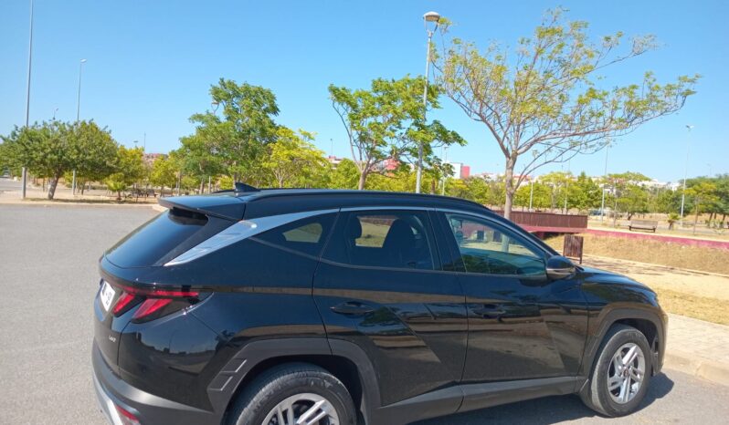 
								Hyundai Tucson full									