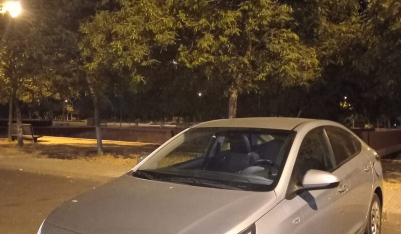 
								Hyundai Accent full									